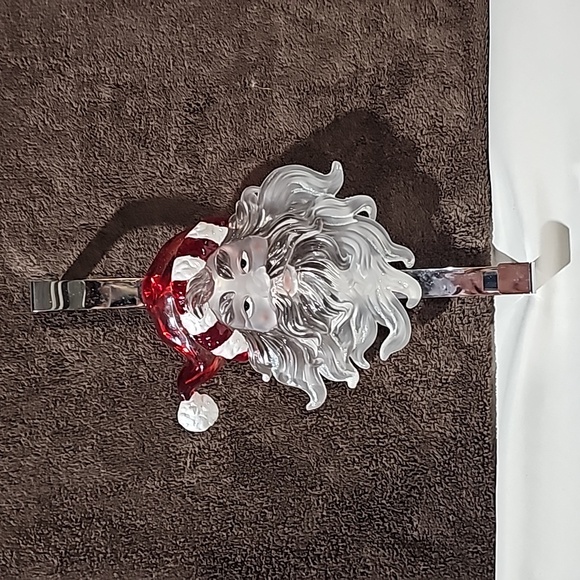 Christmas Santa Wreath Hanger Over the Door 12.5" Long - Picture 6 of 6